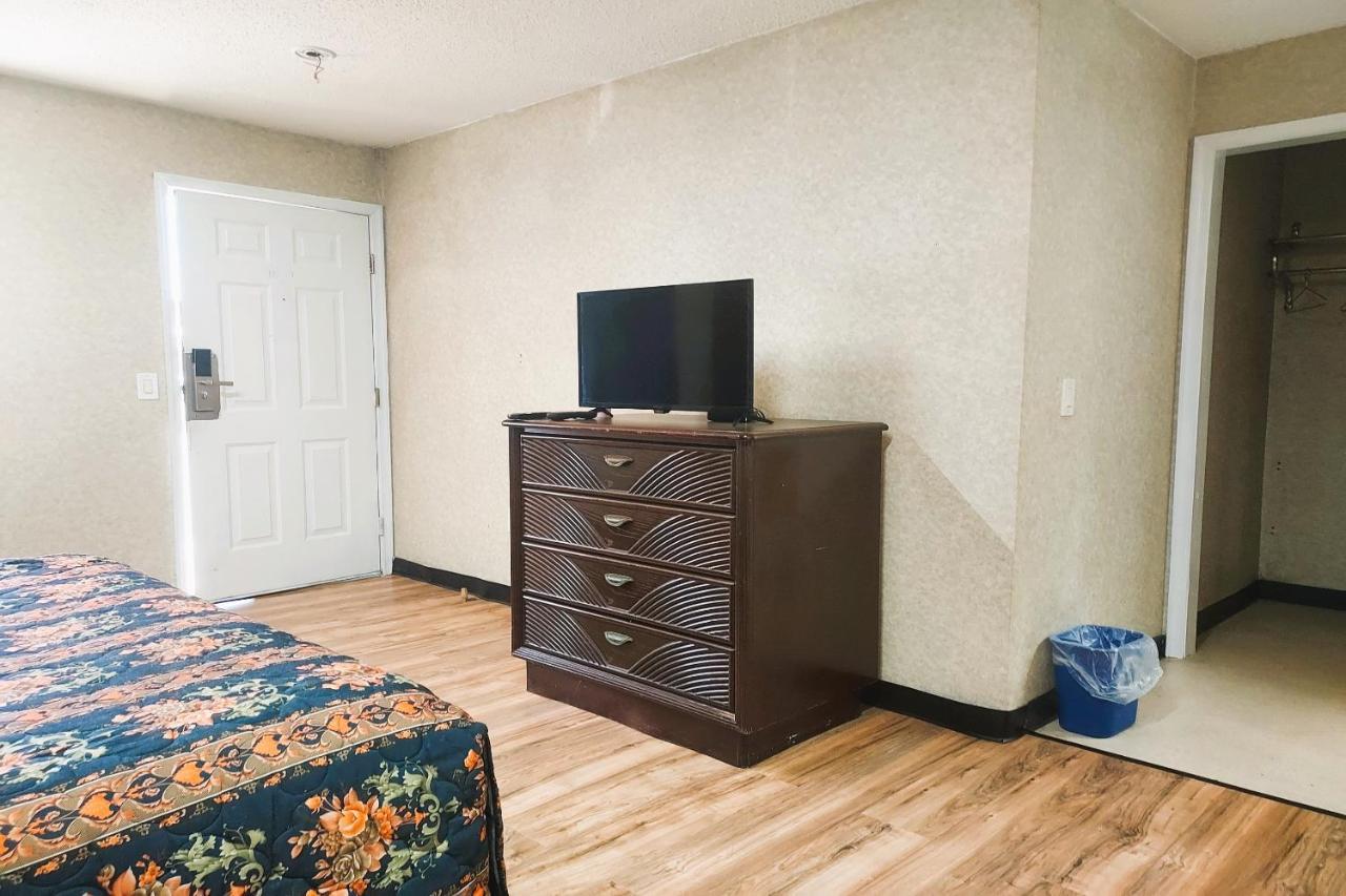 Studio Inn And Suites Galloway Bagian luar foto